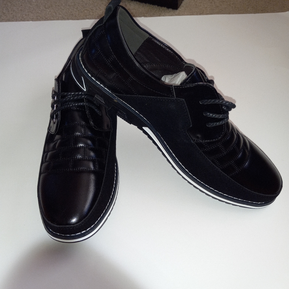 Men blue shoes size 12